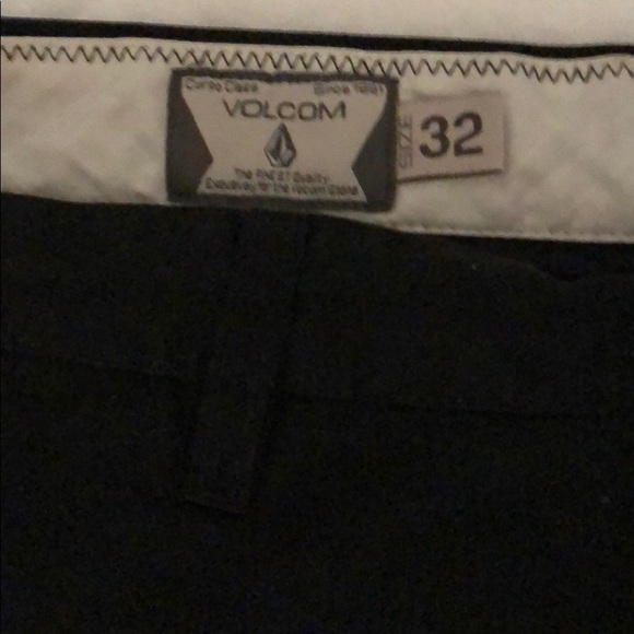 Volcom Black Shorts - Picture 3 of 4